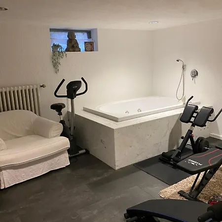 Apartamento Gaestezimmer Am Waldrand *